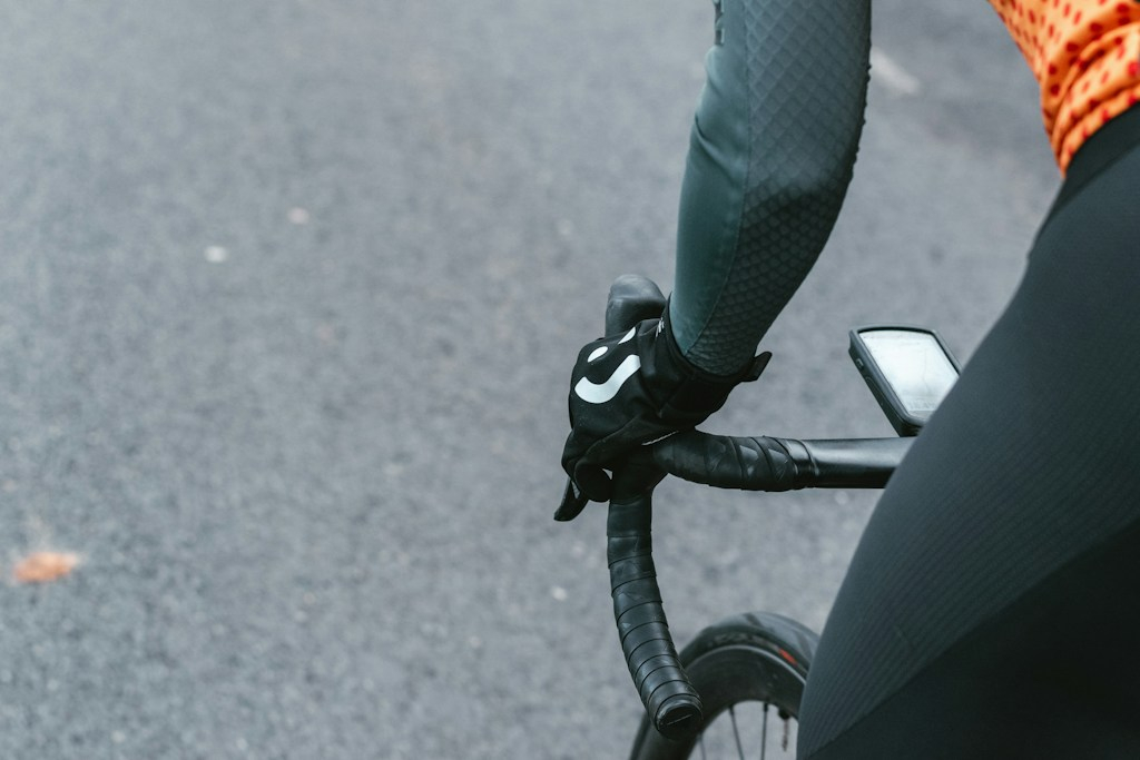 Rękawiczki rowerowe damskie – jak wybrać wygodny model?